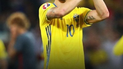 随著瑞典国家队主帅安德森前往米兰与球队中锋伊布拉欣莫维奇（图）会面，双方和解，伊布极有可能重返国家队。