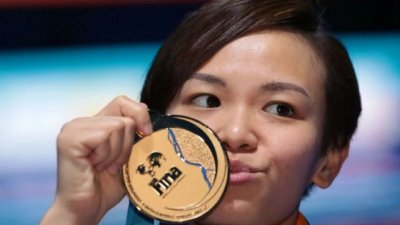 由于疫情加上年龄因素，张俊虹坦承自己曾经想就此放弃争取晋级东京奥运会的梦想，但运动员的精神让她坚持了下来！