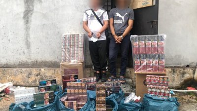 52岁华裔男子及20岁印尼籍男子因涉嫌在新山一带走私香烟遭逮捕。