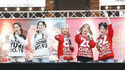 目前留在SM娱乐的少女时代成员俞利（左起）、润娥、孝渊、Sunny和太妍，最近已经确定与公司续约。（图取自网络）