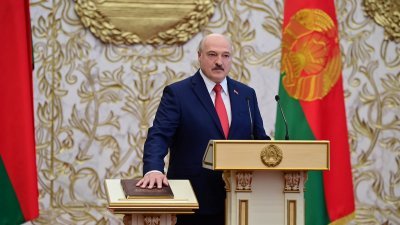 白罗斯总统卢卡申科周三在总统府宣誓，展开新一届任期。（图取自路透社）