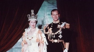 菲利普亲王（右）在1947年和当时的伊丽莎白公主（左）结婚。图为1953年2人合照。
