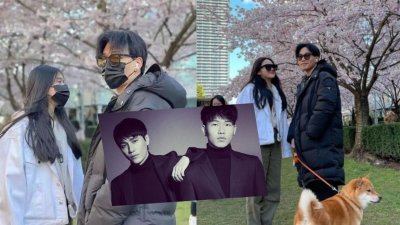 陈坤的儿子陈尊佑今年已19岁，日前他在IG上分享了与一位女孩在樱花树下的合照，引起网民的讨论。