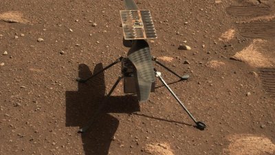 “创新号火星直升机”原定周日首飞，但由于警示显示可能出现问题，最早要等到14日才能实现首飞。（取自美国太空总署推特帐号）