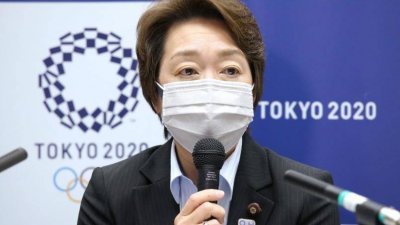 东京奥组委会主席桥本圣子，周五驳斥了日本执政的自民党干事长二阶俊博近日发表的“东奥取消论”。