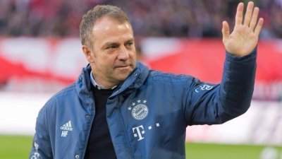 根据《体育一台》的报导，如果拜仁慕尼黑决定和体育主管萨利哈米季奇分道扬镳，那么主帅弗里克（图）可能重新考虑他的决定。