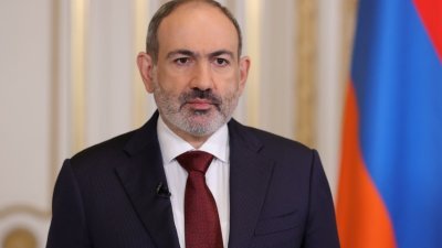 亚美尼亚总理帕希尼扬周日发表电视讲话宣布辞去总理职务，以配合提前举行议会选举。（图取自Tigran Mehrabyan/PAN Photo/路透社）