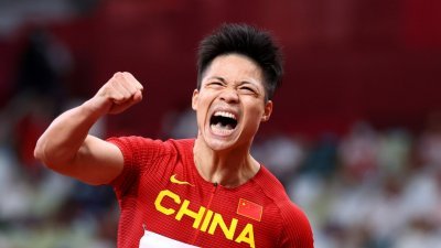 苏炳添以9秒83的成绩晋级决赛，不仅成功刷新个人记录，还一举打破亚洲纪录。（图取自路透社）