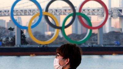 2020东京奥运会将在明天正式落幕，美国的金牌数或有望在最后一日反超中国。（图取自路透社）