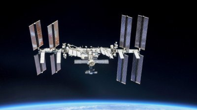 2000年11月启用至今的国际太空站，预计将在本世纪末退役。（图取自路透社/NASA）