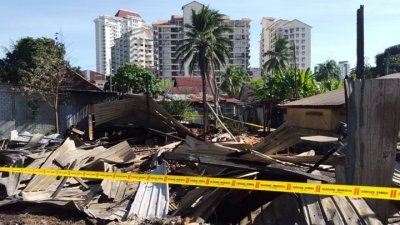 峇都兰樟一家制香厂二度起火，建筑结构已完全烧毁，被夷为平地。