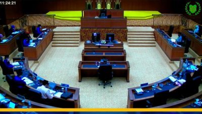 玻璃市州议会于周二在玻州议会大厦举办，同时也会通过面子书进行直播。