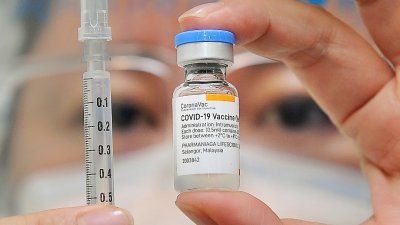 槟州同乐会疫苗接种中心及阳光广场宴会厅疫苗接种中心，将为民众接种科兴加强剂。（档案照）