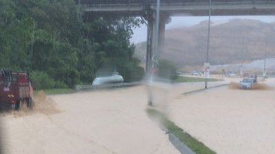 周五一场大雨来袭，振林山多处道路出现积水。