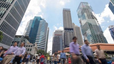 新加坡去年为应付新冠肺炎疫情，连续发表5个财案，成功保住约15万份工作。
