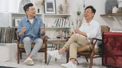 阮兆祥及黎耀祥联手主持了节目《双祥见》，两人尺度大开聊起了有关性的话题，更爆料各自年轻时看色情刊物的事情。