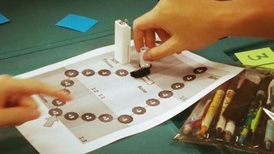“四眼工作室”其中一项桌游设计草图，可在课堂上使用的游戏。
