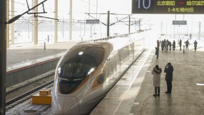 中国北京至哈尔滨高铁北京至承德段近日开通运营，京哈高铁实现全线贯通。北京至沈阳、哈尔滨最快2小时44分、4小时52分可抵达。