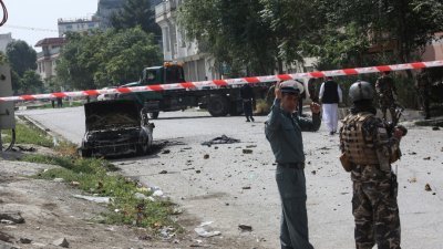 阿富汗总统府附近本月20日遭到火箭袭击。（图取自法新社）
