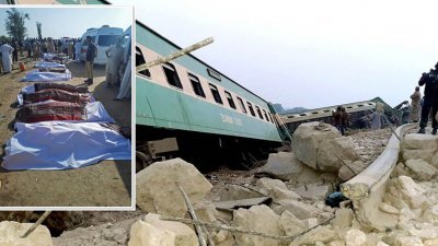 巴基斯坦南部信德省发生火车相撞事故，目前至少有30人死亡，图为该国过去的火车事故资料照片。小图为事故现场约有30具遗体。（图取自法新社）