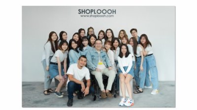 如今SHOPLOOOH已拥有本身的团队，从营销、模特儿穿搭、拍摄及网页编排都由该团队一手包办。