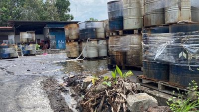 巴西古当马赛城一间非法回收厂因不当处理化学废料，被环境局及巴西古当市政局等执法单位联合取缔。（照片取自环境部）