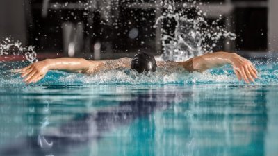 游泳行业今年的收入损失估计超过3000万令吉，若迟迟无法开放，该领域或将在未来一两个月内迎来倒闭潮。