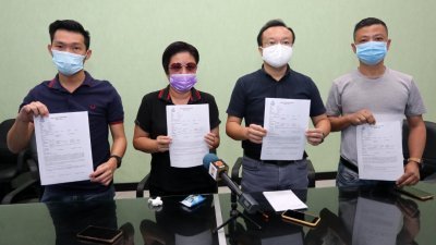 赖俊权（左起）、黄美萍、游家豪、苏金发希望警方能尽快彻查此案。