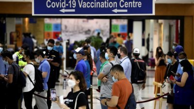 杨美盈促增设更多阿斯利康疫苗接种中心，让更多人参与阿斯利康疫苗自愿接种计划。