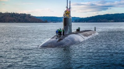 美国核动力潜艇“康涅狄格”号上月2日在南海撞到海底山，经海军调查认为这次事故原可避免，下令将舰长、副舰长和一名高级军官解职。（图取自维基百科）