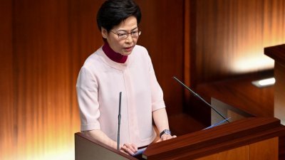 香港特首林郑月娥周三在立法会发表任内最后一份施政报告。（图取自法新社）