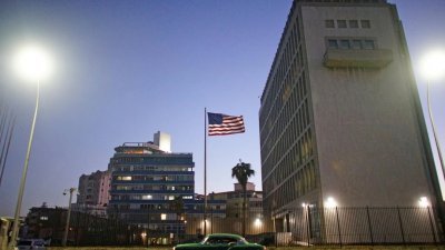 这是位于古巴首都哈瓦那的美国大使馆。（图取自路透社）