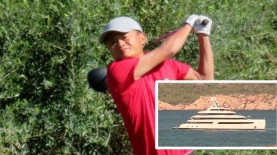 阿里巴巴创始人马云在西班牙马略卡岛打高尔夫球，小图为他的“禅”号超级游艇。（路透社）
