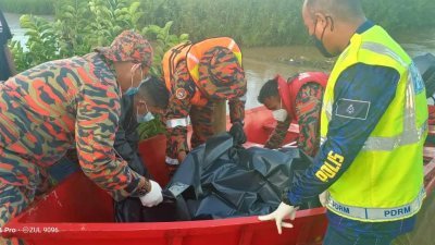 搜救队伍是在周六上午7时07分在事发的河边寻获一具浮尸，死者证实为莫哈末纳兹里。