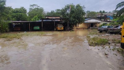 柔苏丹谕令水利灌溉局和地方政府针对水灾频仍展开研究，并尽速提呈报告，以鉴定事件的责任方。
