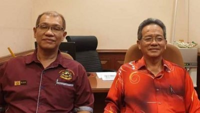 陈成祖（左）和张锦昌（右）联合宣布，马来西亚华人神庙总会与柔佛州华人神庙总会分别将于年初一及初三举办新春线上团拜。 