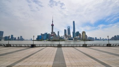 图为空空荡荡的上海外滩。（图取自中新社）