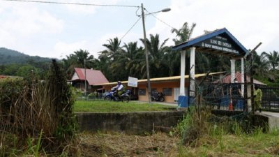 村民受促勿收留从万拉峇鲁临时扣留营逃跑出来的罗兴亚难民。