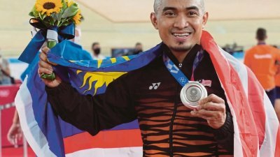 大马场地脚车名将拿督阿兹祖成功入选马来西亚体育撰稿人协会2020/2021年度100PLUS团结最佳运动员奖名单。