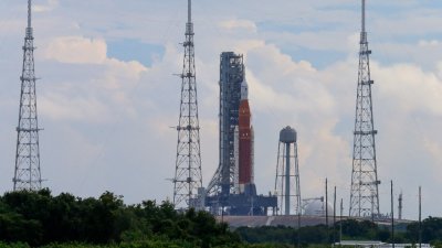 因发生引擎故障，NASA“阿耳忒弥斯1”号火箭发射计划将展延至9月2日。（图取自路透社）