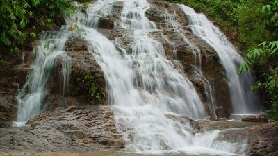 柔政府拨550万令吉，以提升东甲金山瀑布景区 。（照片取自柔佛国家公园局网站）