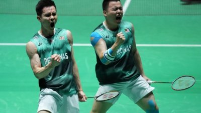 大马头号男双组合谢定峰与苏伟译有机会在泰国曼谷世界巡回赛年终总决赛打进他们的第一个半决赛。
