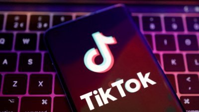 美国参议院周三通过法案，禁止雇员在政府设备上使用TikTok。（路透社示意图）