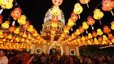 极乐寺春节灯会将从1月17日起至2月18日。(档案照)