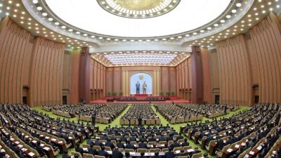 朝鲜第14届最高人民会议第6次会议现场。（图取自朝中社/法新社）