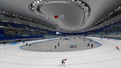 至少有30名荷兰运动员将出征下个月的北京奥运会，主要是参加速度滑冰和短道滑冰项目。这是去年10月在中国国家速滑馆“冰丝带”举行的速度滑冰中国公开赛。（图取自路透社）