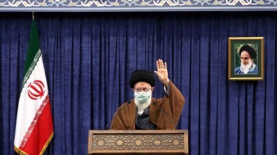 伊朗最高领袖哈梅内伊上周日在首都德黑兰，通过视讯会议向国人发表讲话。（图取自法新社）