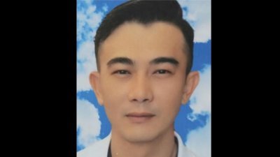 46岁大马客工刘俊君在新加坡骤逝，其双亲已于周日上午顺利抵达新加坡，送他最后一程。