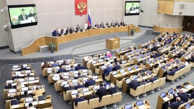 俄罗斯的立法者于本月5日出席下议院召开的会议。（图取自俄罗斯国家杜马/路透社）