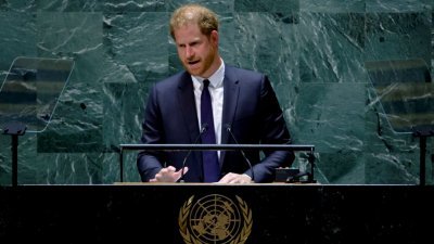 英国哈里王子当地时间周一，在联合国纪念“曼德拉日”的活动上发表演说。（图取自路透社）